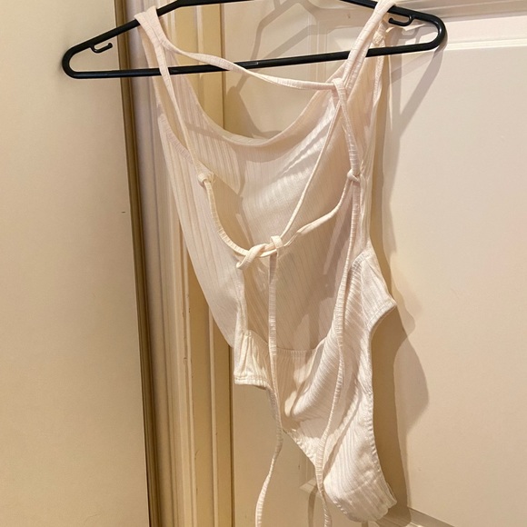 Princess polly 4 top Bundle!!! - Picture 8 of 12